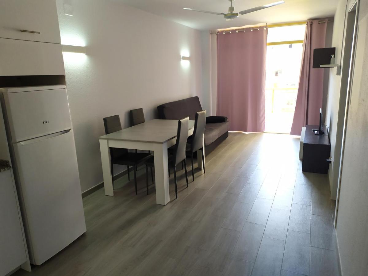 Apartamento Салоу Екстериор снимка