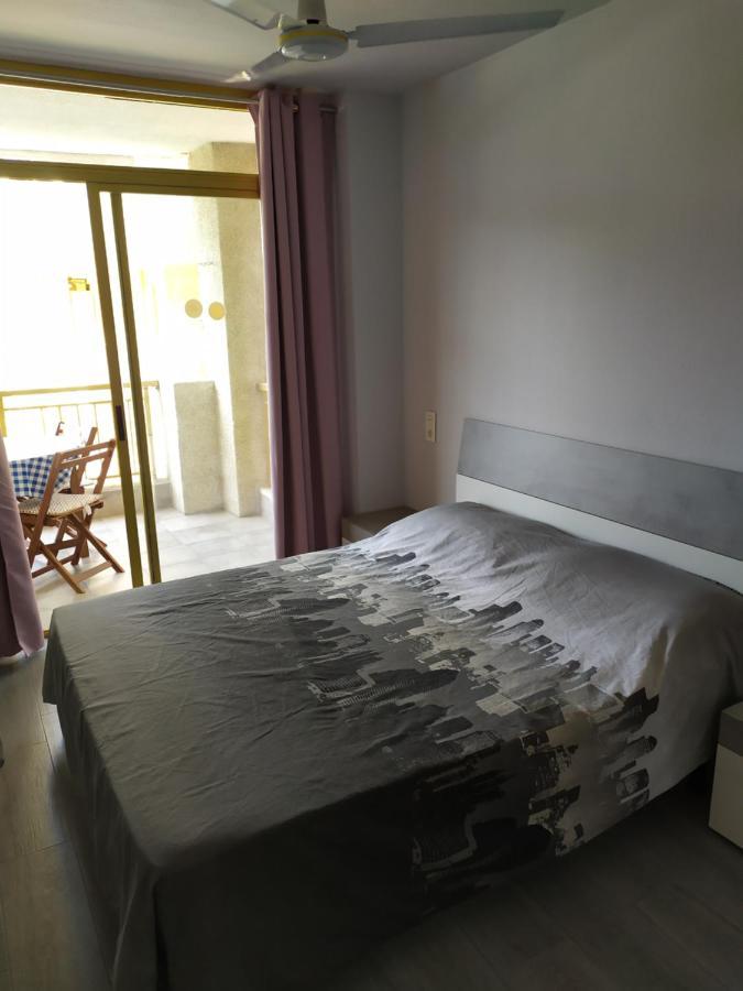 Apartamento Салоу Екстериор снимка
